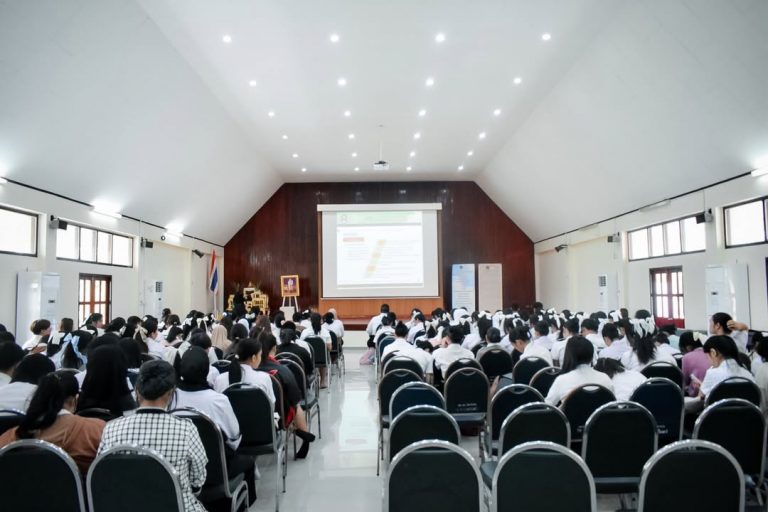 #คณะครุศาสตร์ มรภ.ราชนครินทร์ จัดโครงการพัฒนาคุณลักษณะความเป็นครู เมื่อวันที่ 23 สิงหาคม 2568 ผู้ช่วยศาสตราจารย์ ดร.ลินดา นาคโปย…