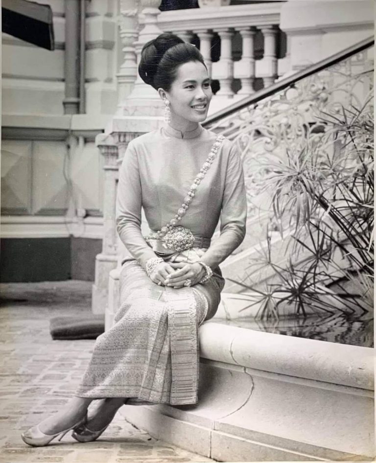 สำนักพระราชวัง เผยแพร่ประกาศ สมเด็จพระนางเจ้าสิริกิติ์ พระบรมราชินีนาถ พระบรมราชชนนีพันปีหลวง สวรรคต